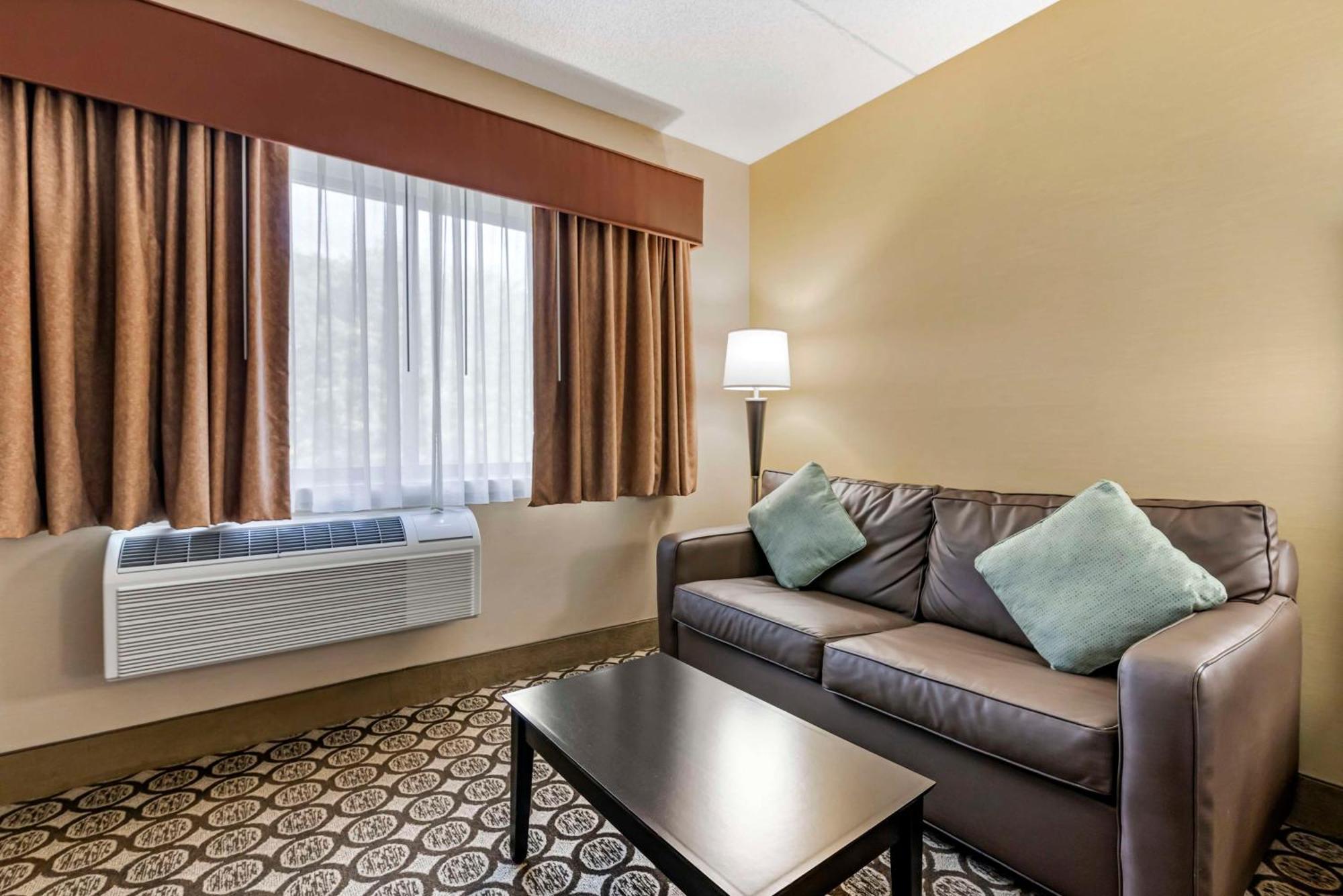 Best Western Plus Inntowner Madison Exterior foto